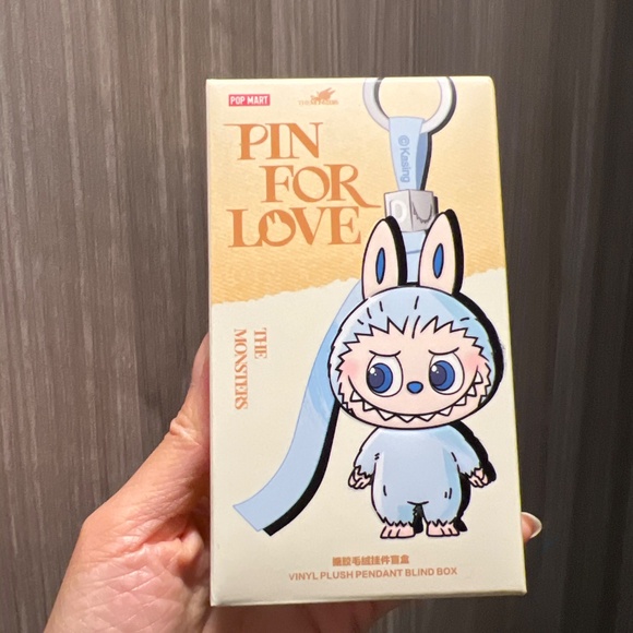 Pin For Love Letter F Keychain Plush Labubu V4 Popnart - Picture 2 of 2